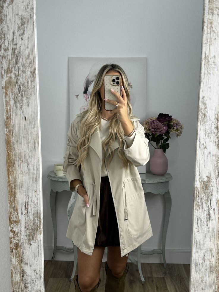 Gabardina corta beige