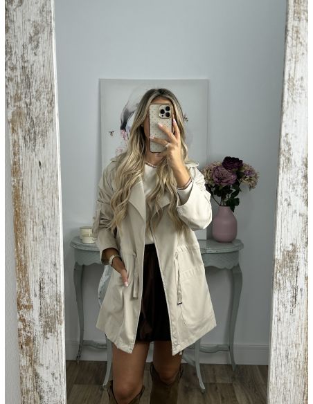 Gabardina corta beige