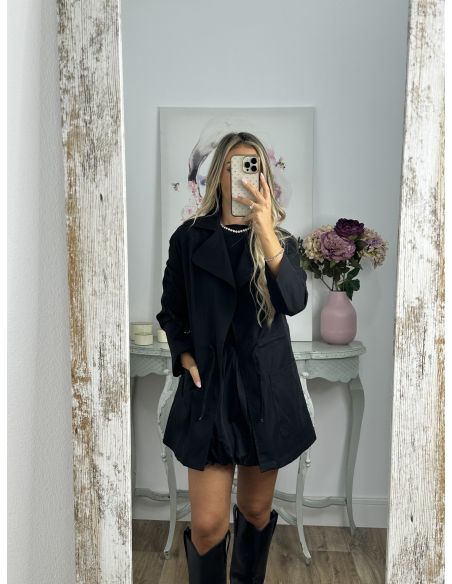 Gabardina corta negra