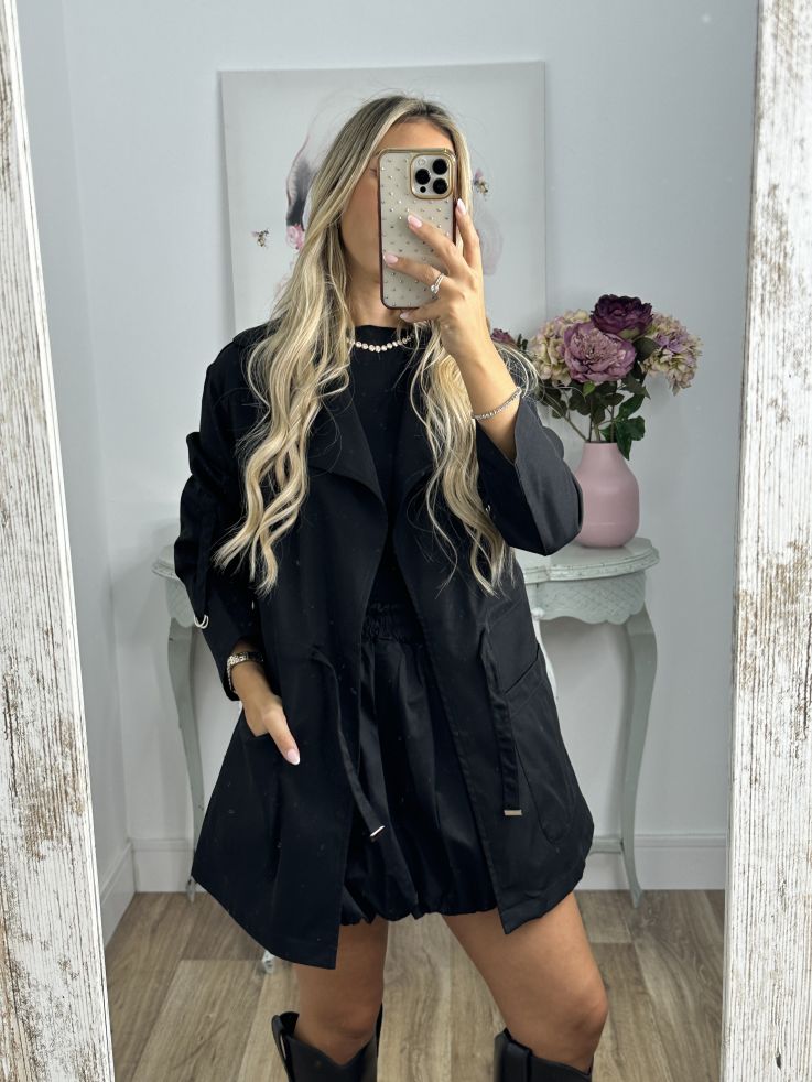Gabardina corta negra