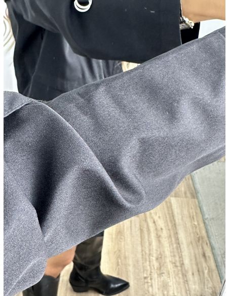 Gabardina corta negra