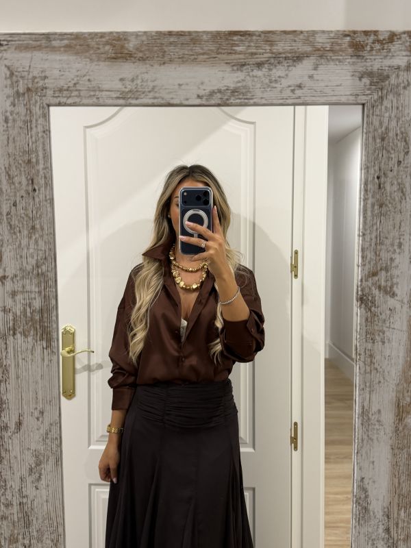Camisa oversize chocolate satinada
