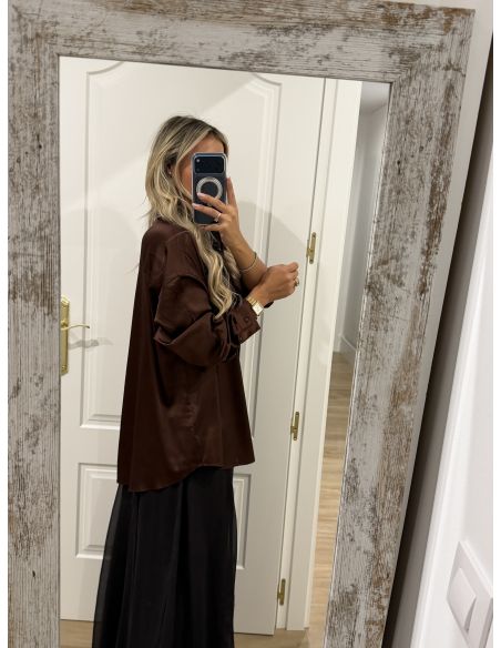 Camisa oversize chocolate satinada