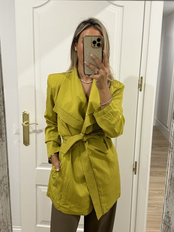 Chaqueta color lima