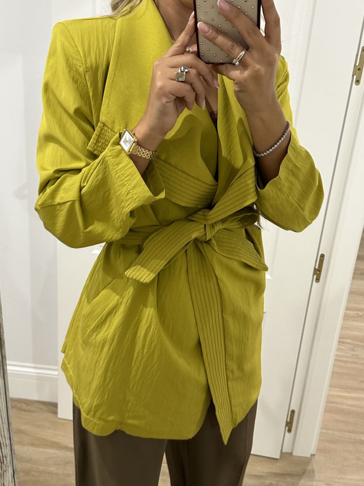 Chaqueta color lima