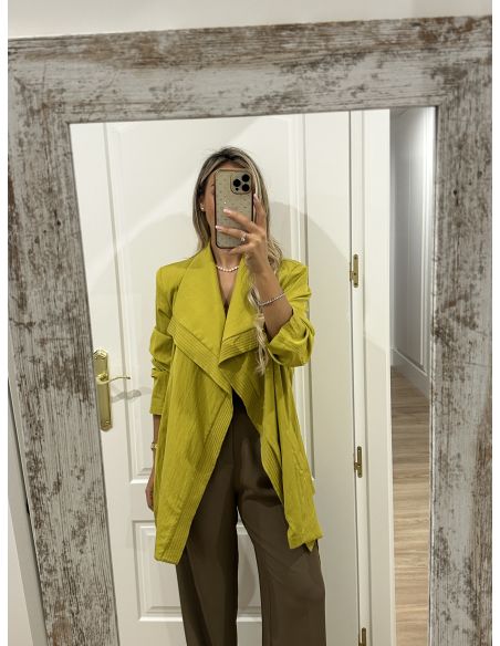 Chaqueta color lima