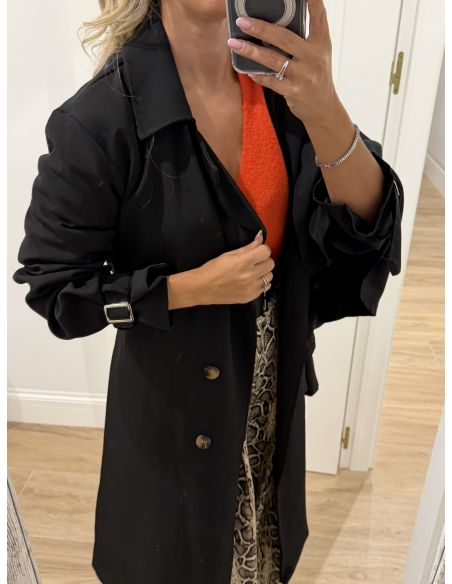 Gabardina con capa negra