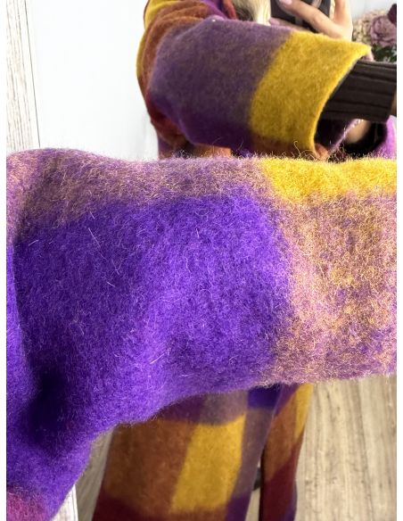 Abrigo Ideal cuadros morado y mostaza