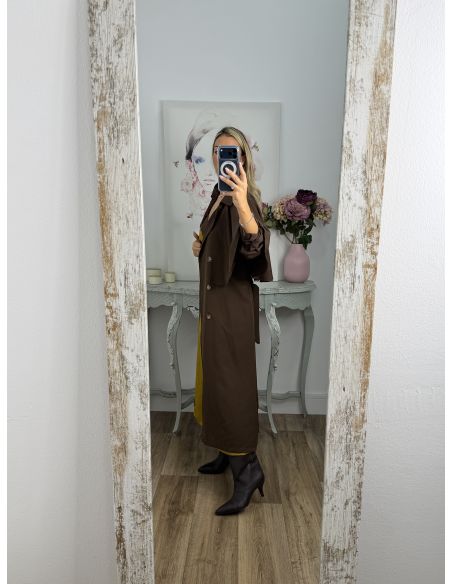 Gabardina con capa chocolate