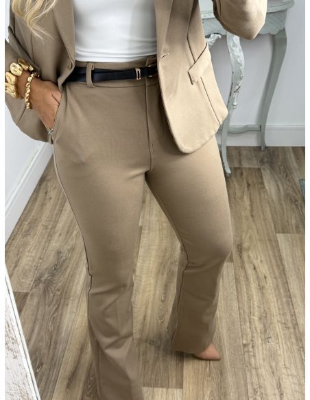 Traje Bliss camel