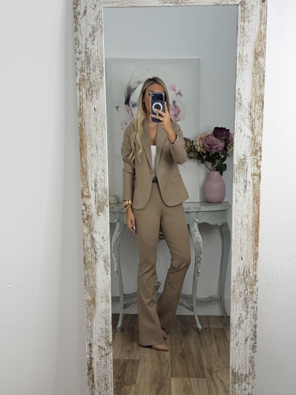Traje Bliss camel