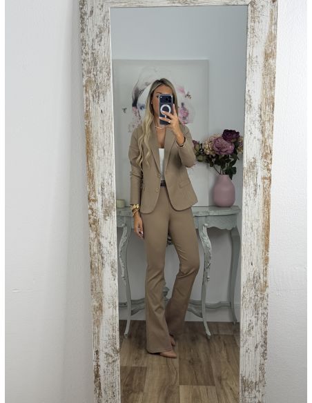 Traje Bliss camel