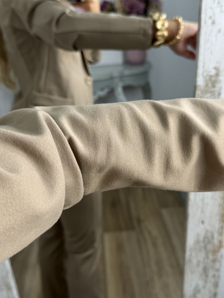 Traje Bliss camel
