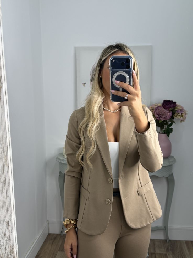 Traje Bliss camel