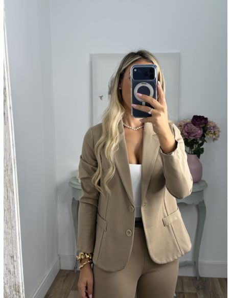 Traje Bliss camel