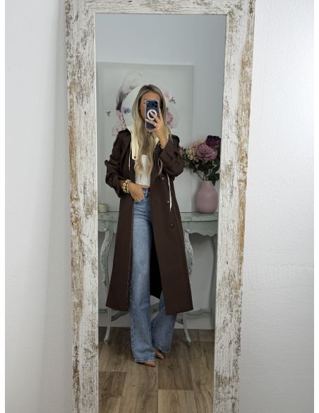 Gabardina marrón con capucha