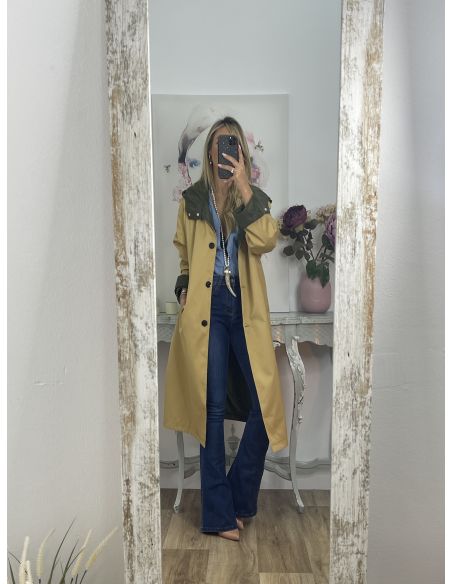 Gabardina-Chubasquero largo camel con forro verde