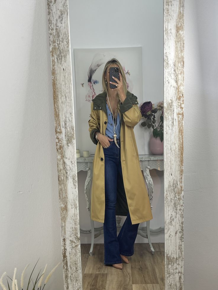 Gabardina-Chubasquero largo camel con forro verde