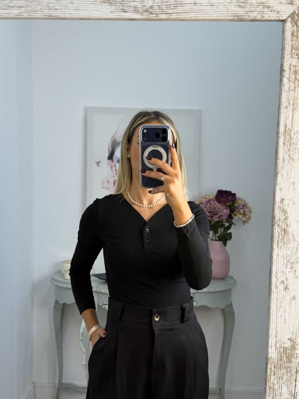 Camiseta Camila negra