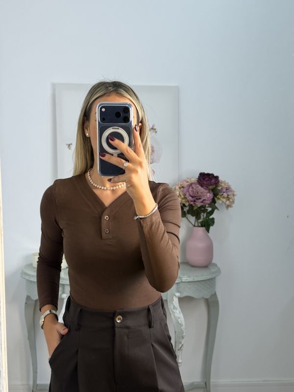 Camiseta Camila chocolate