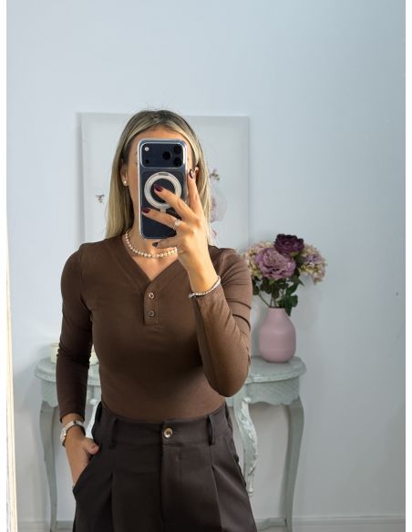 Camiseta Camila chocolate