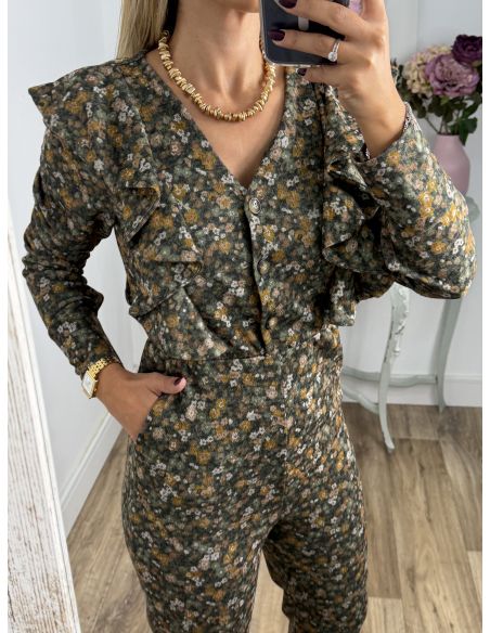 Mono de flores verde