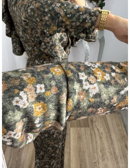 Mono de flores verde