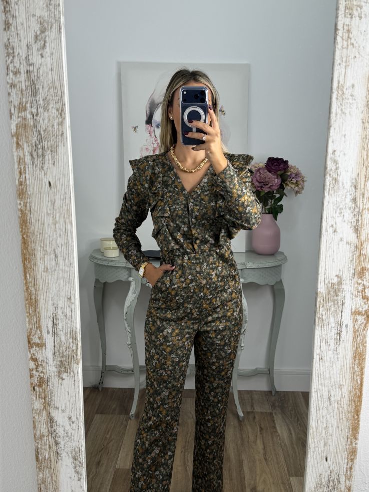 Mono de flores verde