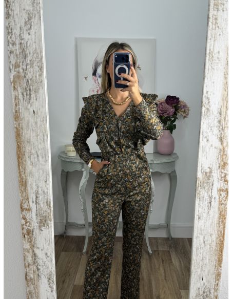 Mono de flores verde