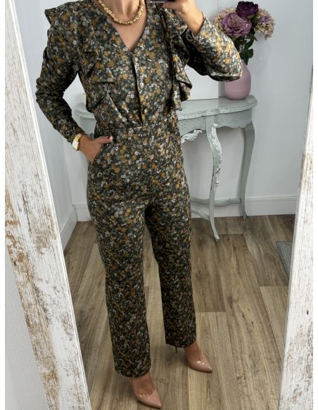 Mono de flores verde