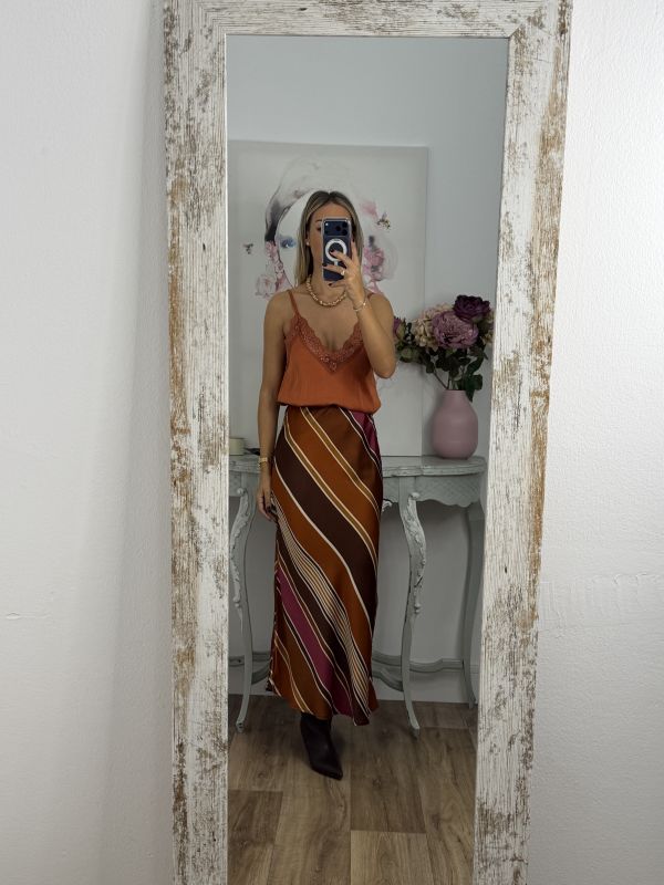 Falda satinada rayas oblicuas teja