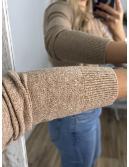 Jersey básico cuello pico camel