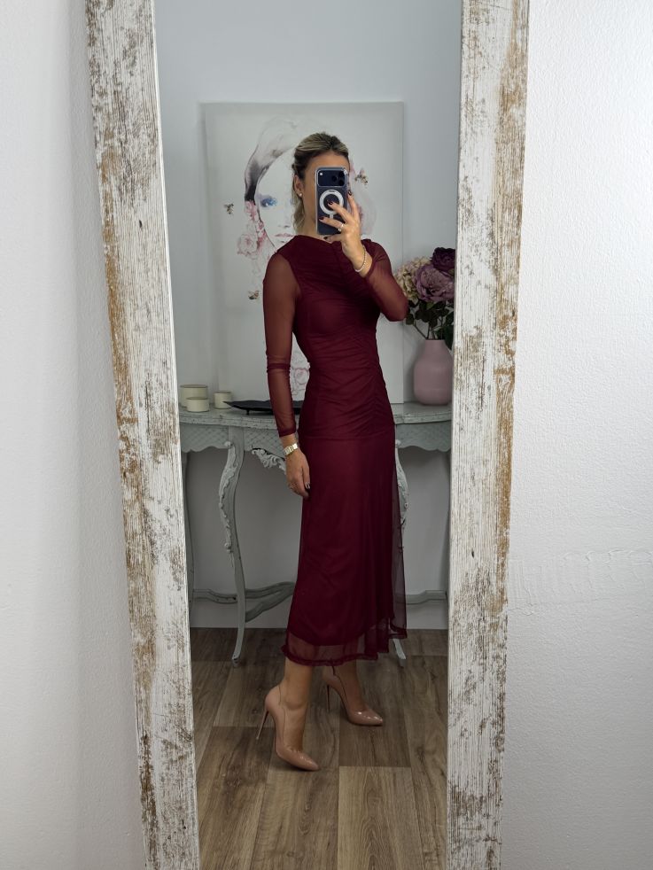Vestido burdeos cuerpo fruncido