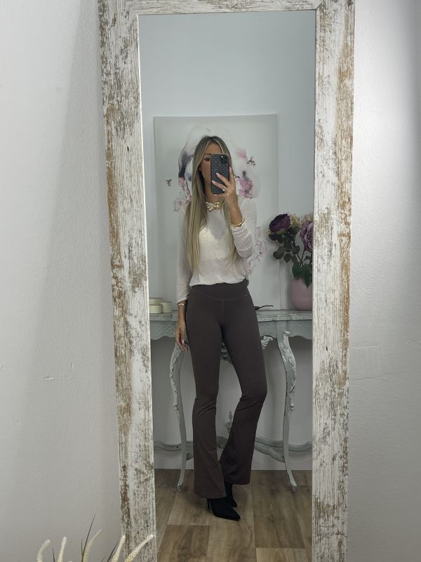 Leggins marrón campana tiro alto liso