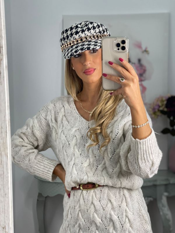 Gorra Patricia blanca y negra