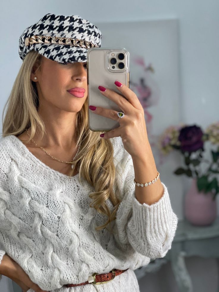 Gorra Patricia blanca y negra