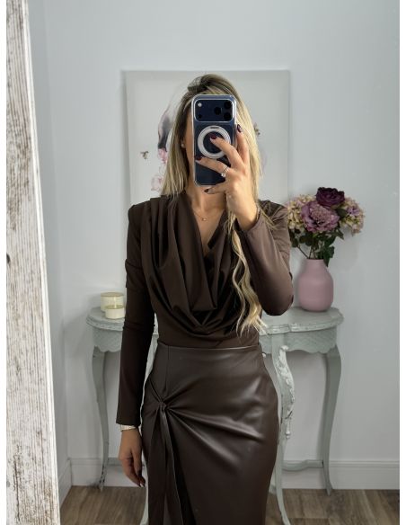 Body escote cascada chocolate