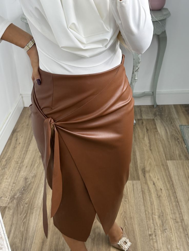 Falda Polipiel lazada camel