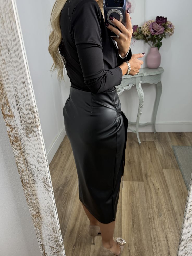 Falda Polipiel lazada negra