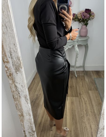 Falda Polipiel lazada negra