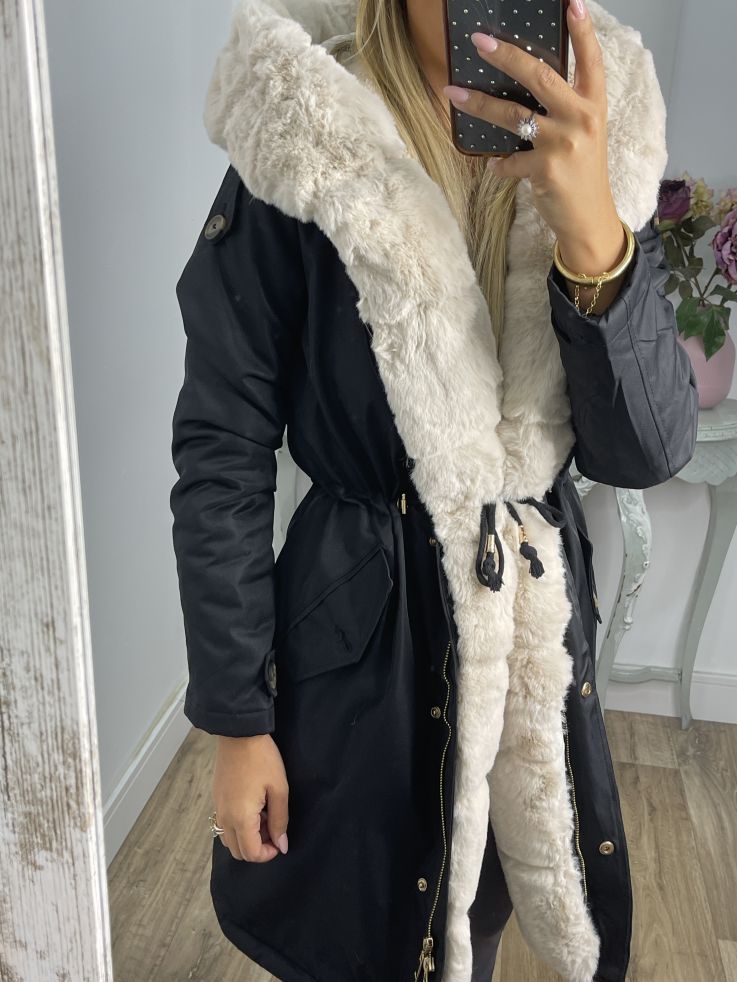 Abrigo Parka negro con pelo beige