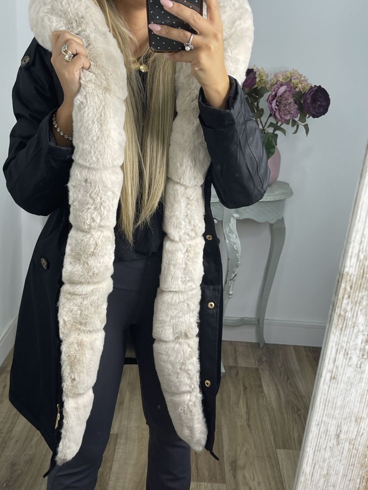 Abrigo Parka negro con pelo beige
