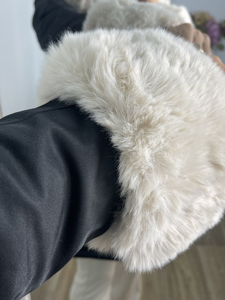 Abrigo Parka negro con pelo