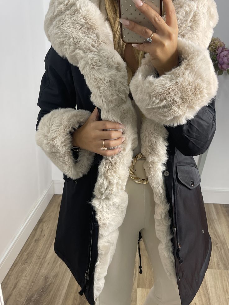 Abrigo Parka negro con pelo