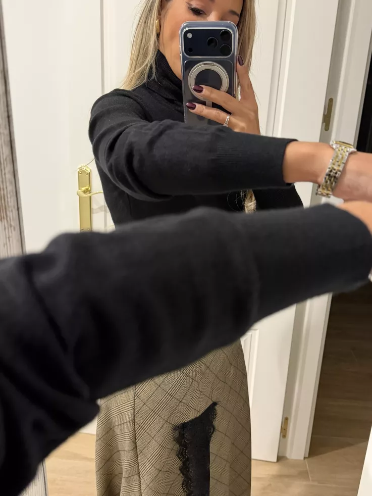 Jersey Deep cuello alto negro Jersey Deep cuello alto negro