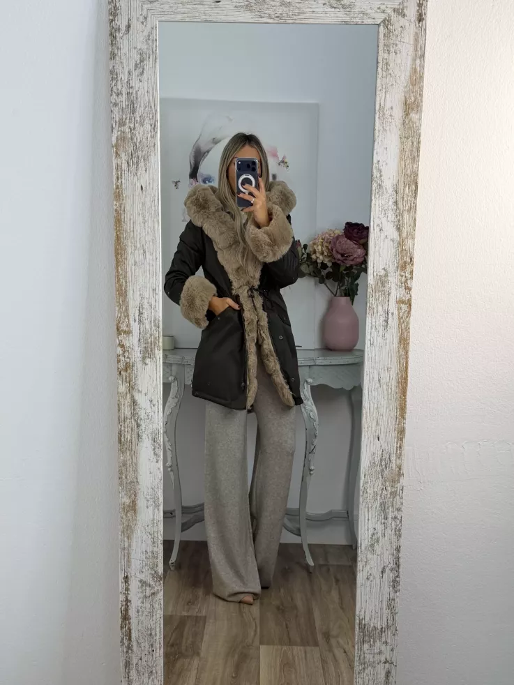 Abrigo Parka Verde con pelo camel