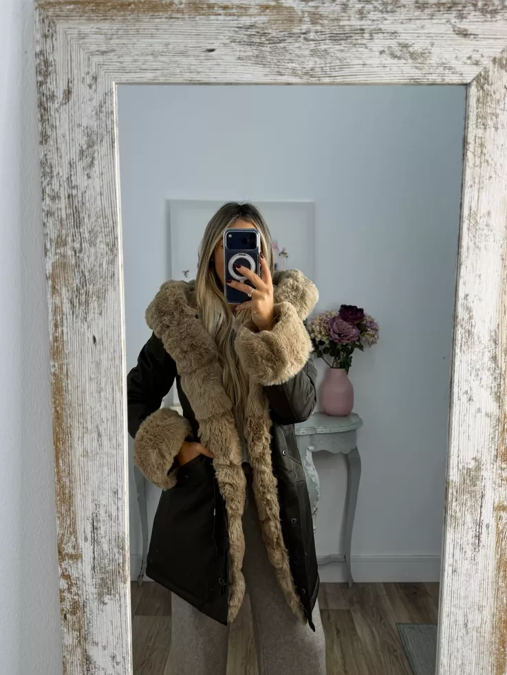 Abrigo Parka Verde con pelo camel