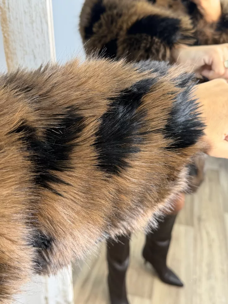 Abrigo Galán tonos chocolate y negro