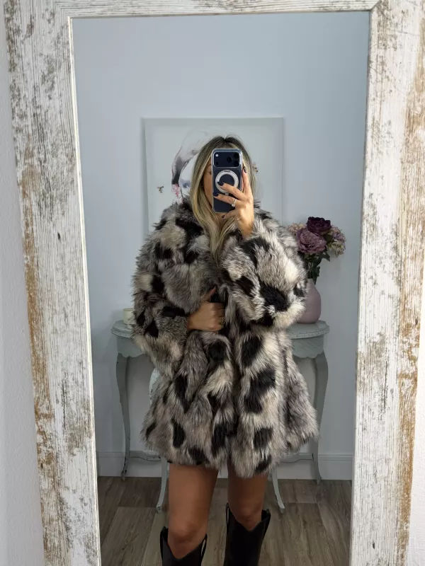 Abrigo Galán tonos beige y negro