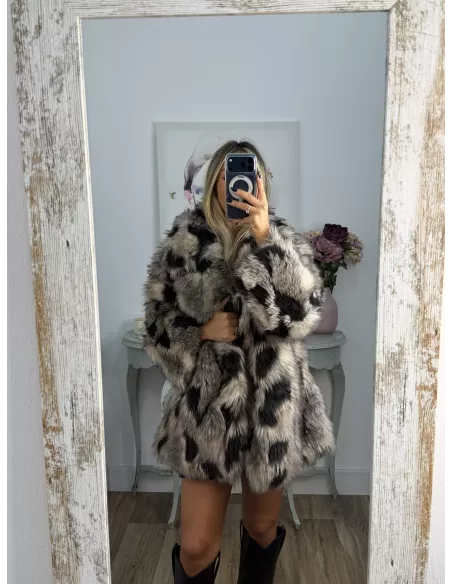 Abrigo Galán tonos beige y negro